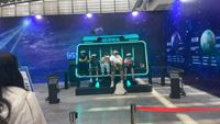 Théâtre volant d'intérieur VR/AR/MR de 6 sièges équipement de divertissement 9D simulateur de mouvement dynamique cinéma volant de réalité virtuelle en métal