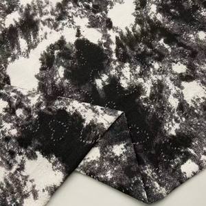 Precio de fábrica Tie-dye tela cielo azul nubes blancas Tie Dye poliéster sarga tela rota agujero ropa tela lavada para falda - Product Image 4