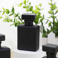 Flacon de parfum en verre noir givré carré avec vaporisateur 20ml 30ml 50ml 100ml, pompe pulvérisatrice, boîte de parfum format voyage