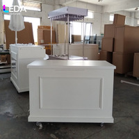 Chariot de présentation de bonbons personnalisable LEDA, table de bar à desserts avec roues et parasol pour la décoration d'événements de mariage et de fêtes