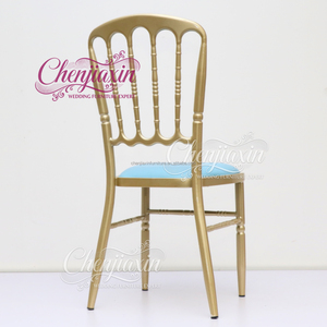 <span class=keywords><strong>Sillas</strong></span> <span class=keywords><strong>de</strong></span> banquete Napoleón <span class=keywords><strong>de</strong></span> metal y aluminio dorado para eventos, alquiler al por mayor <span class=keywords><strong>de</strong></span> muebles usados para hoteles, bodas y fiestas infantiles. - Product Image 5