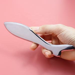 Strumenti Iastm forma di pesce in acciaio inox Gua Sha bordo Anti-rughe tessuto molle raschietto per il viso - Product Image 3
