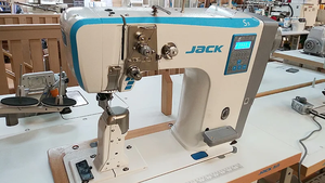 Machine à coudre industrielle automatique Jack S5 neuve avec alimentation par rouleaux et point de bourdon - Product Image 3