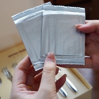 Ensemble de vaisselle en métal biodégradable pour fête d'anniversaire avec assiettes jetables, fourchettes et bougies