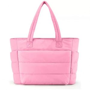 Sac fourre-tout léger et moelleux en polyester pour femme, idéal pour la plage, la gym, les voyages, le travail et le transport d'ordinateur portable - Product Image 1