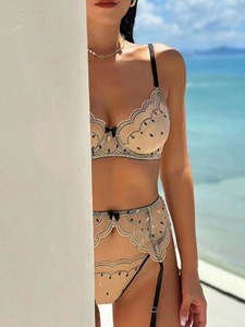 Ensemble de lingerie sexy 3 pièces pour femme en dentelle ajourée, comprenant <span class=keywords><strong>soutien</strong></span>-<span class=keywords><strong>gorge</strong></span> push-up et culotte string - Product Image 4