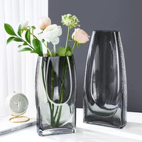 Vase en verre rectangulaire transparent avec côtés texturés, base épaisse, large ouverture pour fleurs fraîches, hydroponie, décoration de table à la maison
