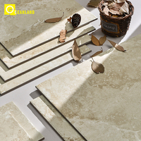 Carreaux de sol en porcelaine de pierre beige lime, différentes tailles, mélange de carreaux de céramique croisés avec surface mate pour pièce