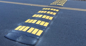 High Quality Wesure Safety Black & <b>Yellow</b> Rubber Speed Bump Traffic Hump 500x600x30mm Reflective 12kg Portable Asphalt - Product Image 2
