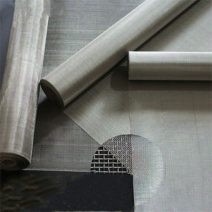 ตาข่ายลวดสแตนเลส 304 คุณภาพสูง แบบทอธรรมดา สำหรับการกรองของเหลวในอุตสาหกรรมและการแยกของแข็ง - Product Image 3