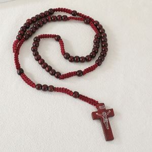 Rosario Católico Hecho a Mano con Cuentas de Madera Natural, Collar con Cruz y Colgante de Jesús, Joyería Religiosa, Venta al por Mayor - Product Image 3