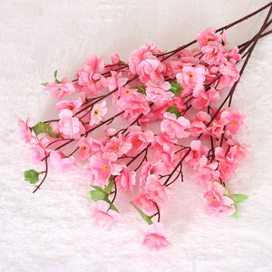 Branches artificielles de fleurs de pêcher Jessie, 63 cm, fleurs en soie rose pour mariage, décoration intérieure, utilisation en extérieur - Product Image 1