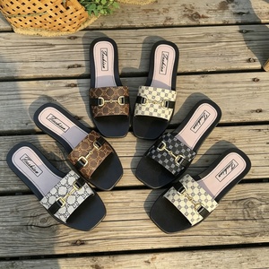 Sandales d'été pour femmes grandes tailles, style claquettes d'intérieur et pantoufles d'extérieur, antidérapantes, vente en gros fabricant - Product Image 3