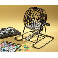 Cage à bingo avec jetons, cartes et boules de bingo, jeu de bingo