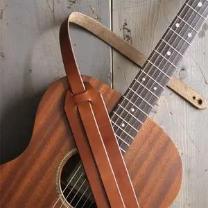 Cinturino per chitarra in pelle conciata al vegetale pieno fiore cintura morbida personalizzata per Ukulele