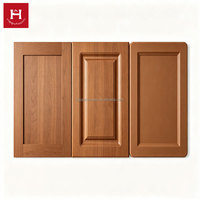 Échantillons de portes d'armoires de cuisine en bois de style plateau, sculptées et de style scandinave, de luxe, pour projets de villas personnalisés - Happy Houses