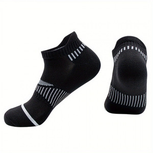 Chaussettes basses élégantes <span class=keywords><strong>pour</strong></span> hommes, mettant en valeur le confort, grande gamme de tailles et évacuation efficace de l'humidité <span class=keywords><strong>pour</strong></span> une utilisation active ou décontractée - Product Image 5