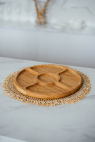 Assiette à collation ronde en chêne avec support Plateau de service en bois avec 3/5 compartiments Planche à charcuterie rustique Cadeau de cuisine fait main