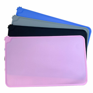 Wellfine <span class=keywords><strong>Tapis</strong></span> de bol pour <span class=keywords><strong>chien</strong></span> et <span class=keywords><strong>chat</strong></span> de qualité alimentaire sans BPA <span class=keywords><strong>Tapis</strong></span> de nourriture en silicone antidérapant et imperméable pour <span class=keywords><strong>chien</strong></span> <span class=keywords><strong>Tapis</strong></span> d'alimentation pour animaux de compagnie - Product Image 3