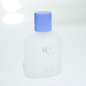 <span class=keywords><strong>Perfume</strong></span> para Mujer en Envase de Vidrio Esmerilado con Tapa Cilíndrica Azul, Caja Azul Claro, Aroma Sofisticado y Duradero, Ideal para Eventos Empresariales y Nocturnos - Product Image 2