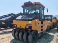 Rouleau pneumatique avancé 9 roues XP203S pour la compactation de l'asphalte et les projets routiers municipaux