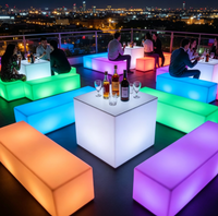 Chaises Lumineuses de Location, Chaises de Bar de Plage, Ensembles de Mobilier Solaire d'Extérieur, Tabourets LED Éclairés à Couleurs Changeantes et Étanche pour Événements