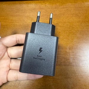 Cargador Superrápido de 45W Tipo C Negro Para Samsung Note10 S20 S22 - Product Image 1