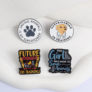 Pin de Esmalte de Medicina Veterinaria: Futuro <span class=keywords><strong>Veterinario</strong></span> en Formación, Doctor de Perros, Salvar Animales Es Mi Superpoder. Broche, Joyería, Insignias. - Product Image 3
