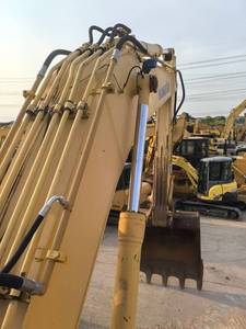Excavadora de cadenas Komatsu PC400 usada de 42 toneladas para construcción, modelo 2008, capacidad de cazo de 1.9m, motor de 246kW - Product Image 3
