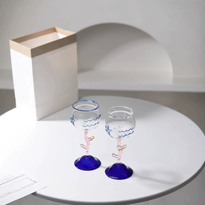 मूल हाथ से चित्रित सुंदर समुद्री प्राणी गोब्लेट डिजाइन-सेंस रंगीन ग्लास कप - Product Image 2