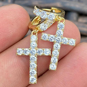 Colgante Cruz Dorada de Oro Sólido de 18K con Diamantes Redondos Engastados, Joyería Fina Religiosa Cristiana Unisex, Pendientes de Botón - Product Image 5