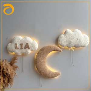 Veilleuse Murale Lune pour Chambre d'Enfant, Nuages Bouclés, Lampe Murale LED Blanc Chaud, Décoration Murale Chambre Enfant, Décoration Murale Prénom Bébé - Product Image 2