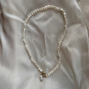 Collar de Perlas de Estilo Barroco de Diseño, Luz Natural Intensa con Cadena de Clavícula de Oro de 14K con Inyección de Estilo Retro Francés, Regalo Perfecto - Product Image 1