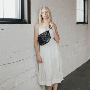 カスタマイズ可能なクロスボディショルダーバッグ、手作り織りチェストスリングバッグ、PUレザーバムバッグ、ファニーパック - Product Image 4