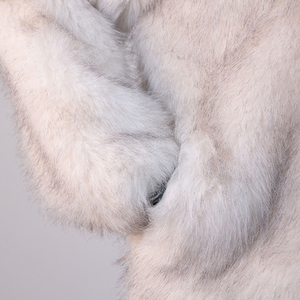 फैक्टरी थोक प्यारा नकली खरगोश फर कोट सफेद सुरुचिपूर्ण नकली फर जैकेट नकली फर कोट महिला - Product Image 4