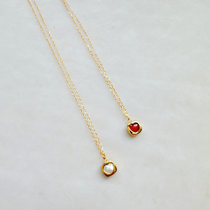 Collier en acier inoxydable style minimaliste polyvalent en trois dimensions nacre blanche 3d coeur en agate rouge pour femmes bijoux - Product Image 2