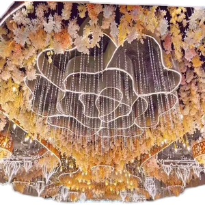 Grandi colonne in ferro, decorazioni aeree a forma di fiore di garza oggetti di scena di nozze lampade a <span class=keywords><strong>soffitto</strong></span> per la sala e decorazioni per eventi - Product Image 1