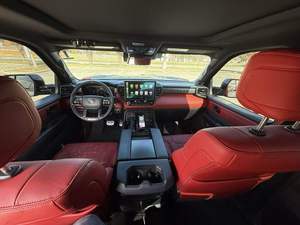 Toyota Crewmax Limited TRD Pro Automática USADA, CAMIONETA DOBLE CABINA - Product Image 4