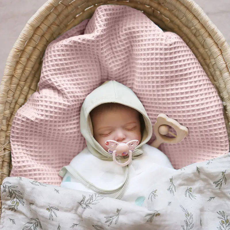 Hongbo OEM/ODM wholesale breathable absorb sweat baby wrap waffle blanket soft bamboo fabric Baby Swaddle Blankets for Newborn