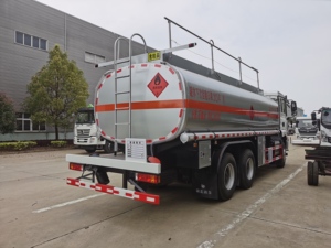 Usine directe meilleur prix 3 essieux 6x4 diesel carburant camion-citerne nouvelle condition transmission manuelle pour le transport de stockage d'huile - Product Image 5