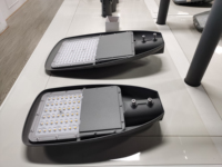 Lampadaire LED CHZ 2700K-6500K CCT à angle de faisceau de type II, III, V, en aluminium et verre, IP66