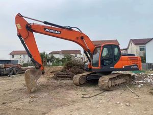 Pelle pelleteuse doosan doosan dx215 pelle sur chenilles 22 tonnes pelle d'occasion brise-roche hydraulique en vente pelle - Product Image 3