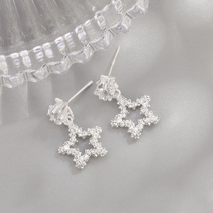 Boucles d'oreilles tribales en argent 925, zirconium, argent sterling, étoiles, saphir, boucles d'oreilles à clous - Product Image 1