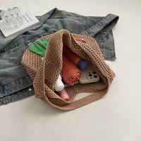 Nouvel arrivage à la mode estivale Sac à main shopping personnalisé mignon pour dame Sac à bandoulière de plage creux pour les vacances en bord de mer avec patch