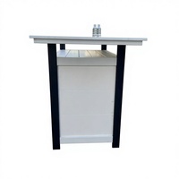 Table de bar extérieure moderne en HDPE avec armoire de rangement et deux étagères porte-gobelets, résistante aux intempéries pour terrasse et parc