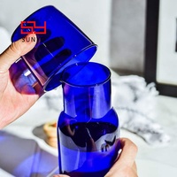 Carafe et verre à eau Midnight de 19 oz en verre borosilicate bleu cobalt, ambre, vert, couleur unie, avec couvercle en verre