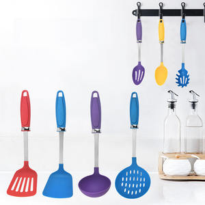 Venta al por mayor <span class=keywords><strong>cocina</strong></span> televisión utensilios <span class=keywords><strong>de</strong></span> nailon herramientas Skimmer cucharón tornero cuchara espátula conjunto - Product Image 4