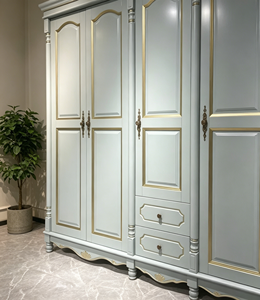 Armario Tradicional de 5 Puertas con Detalles Dorados, Armario de MDF con Puertas Abatibles, Diseño Antiguo, Muebles de Dormitorio de Gran Capacidad - Product Image 2