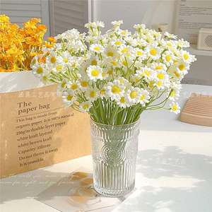 Fleurs artificielles en soie blanches Kch, marguerites gaufrées, pour vase, décoration de mariage et de maison, style européen - Product Image 1