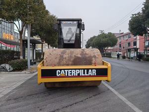 Original <b>Used</b> Caterpillar CS 683E Vibratory Compactor Reliable Second Hand CAT CS683E Single Drum <b>Road</b> <b>Roller</b> In Stock - Product Image 4